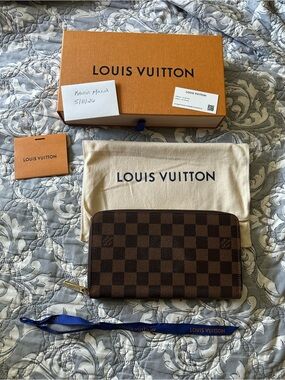 Louis Vuitton Damier Ebene Zippy Organizer Wallet